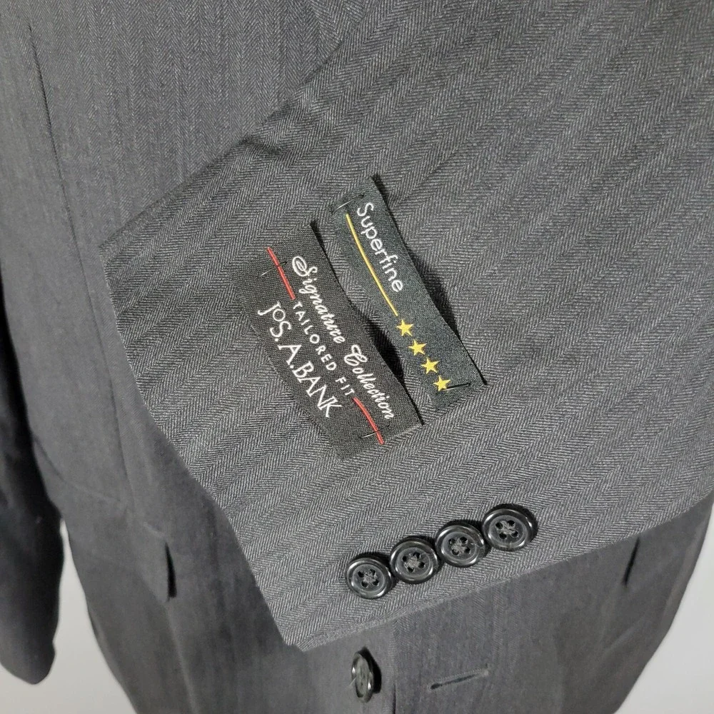 JOS A BANK Signature Men's Sport Coat Blazer Two Button Gray Herringbone 48R‎